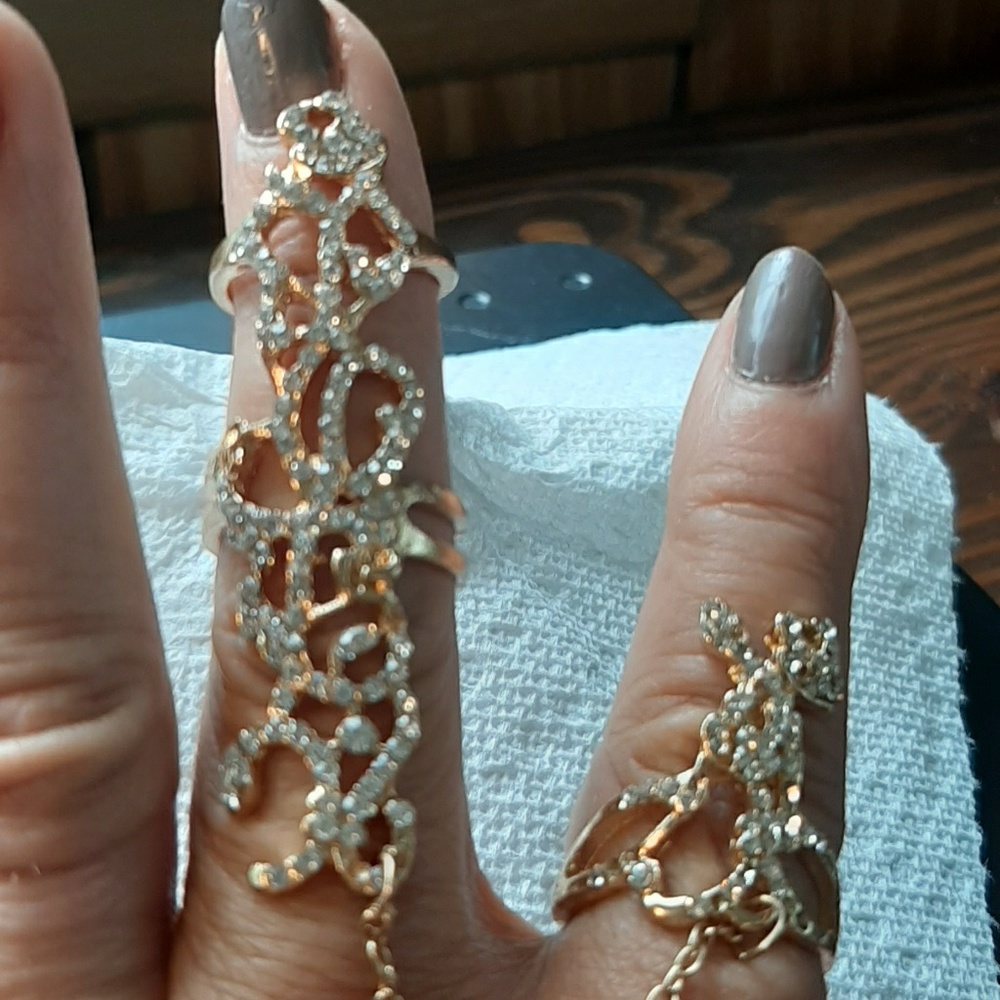 Fashion adjustable rings with chain gold tone